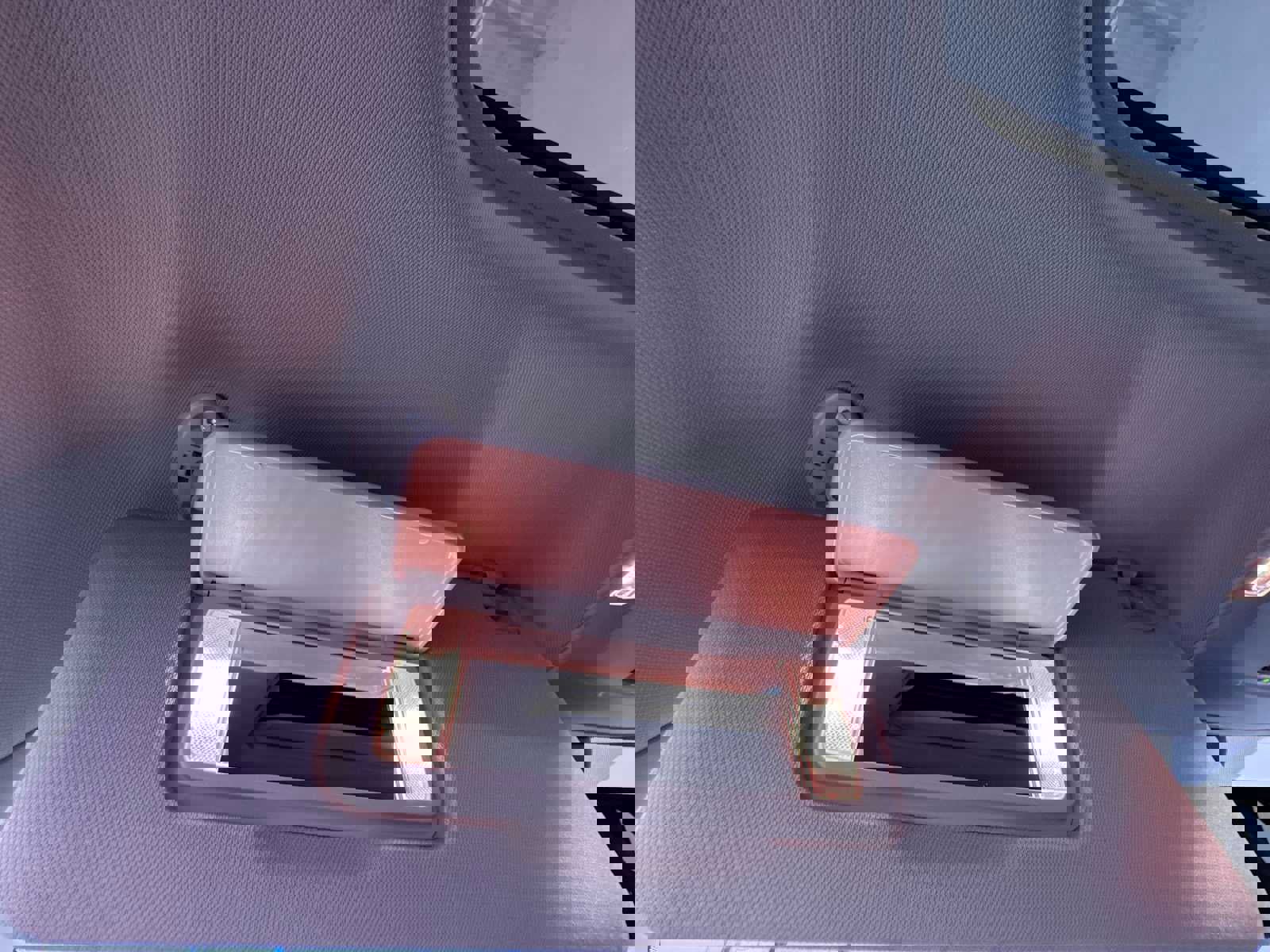 Used 2025 Toyota Sienna XLE w/ XLE Plus Package image 32