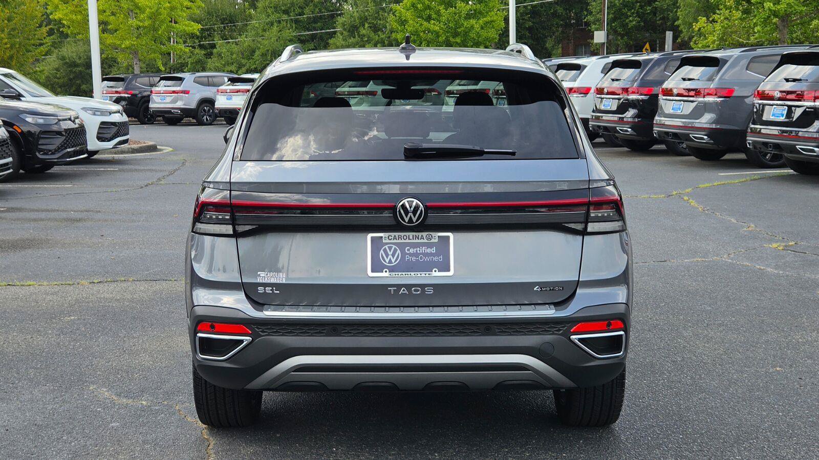 Certified 2025 Volkswagen Taos SEL AWD/4WD image 4