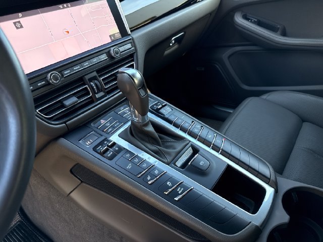 Used 2021 Porsche Macan S AWD/4WD image 26