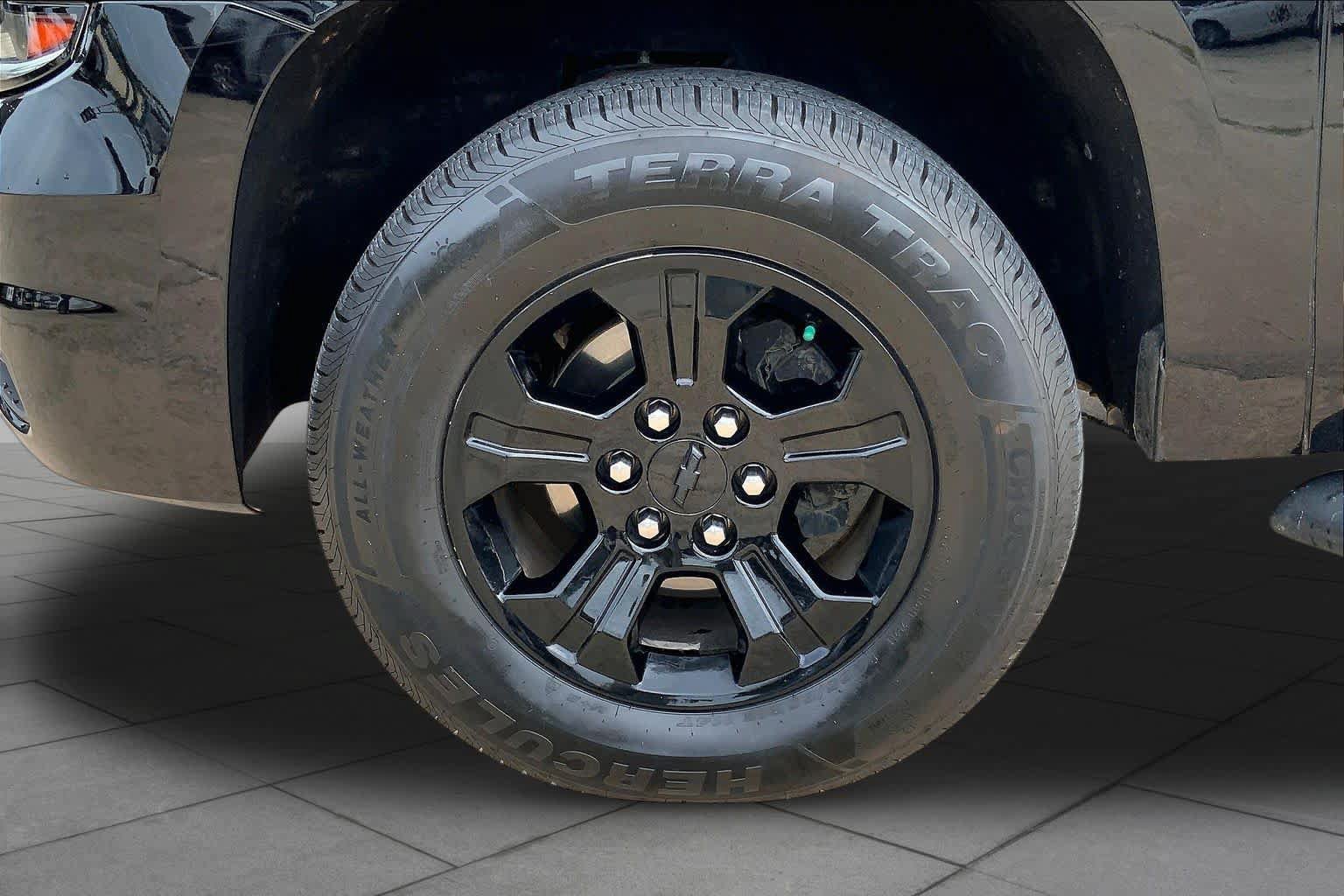Used 2020 Chevrolet Suburban LT AWD/4WD image 11