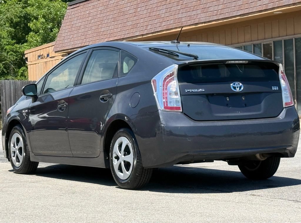 Used 2015 Toyota Prius Three FWD image 3