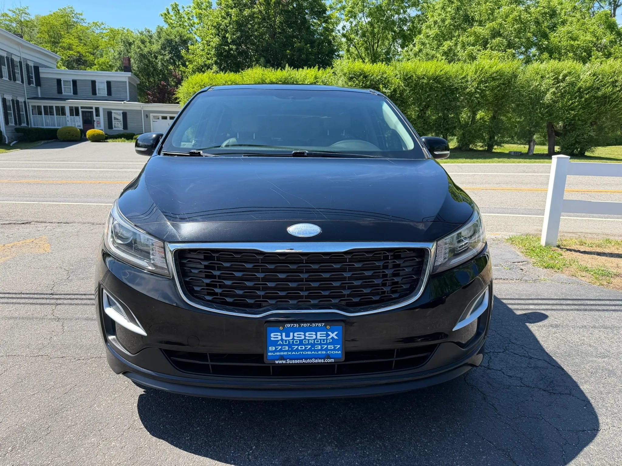 Used 2019 Kia Sedona LX FWD image 2