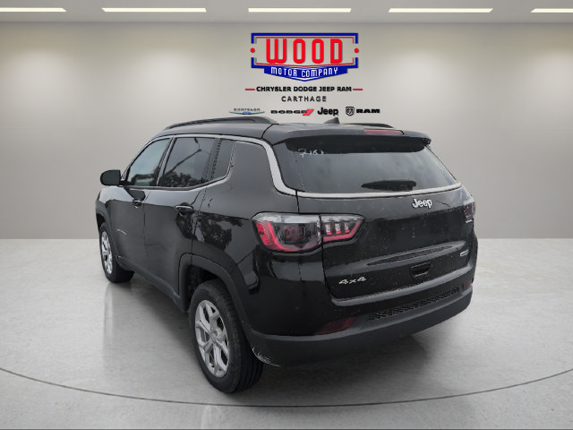Used 2024 Jeep Compass Latitude AWD/4WD image 5