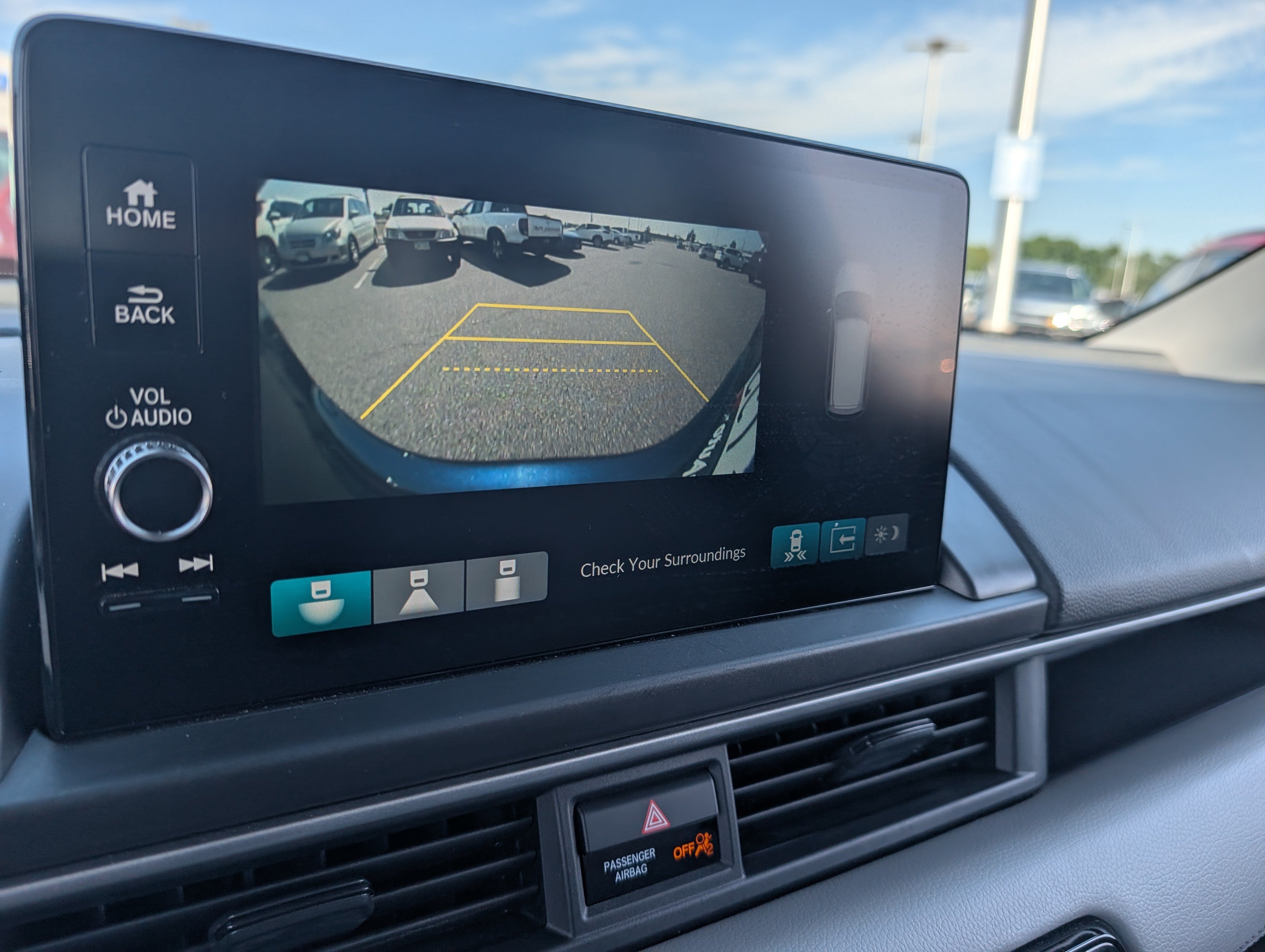 Used 2025 Honda Pilot Touring image 7