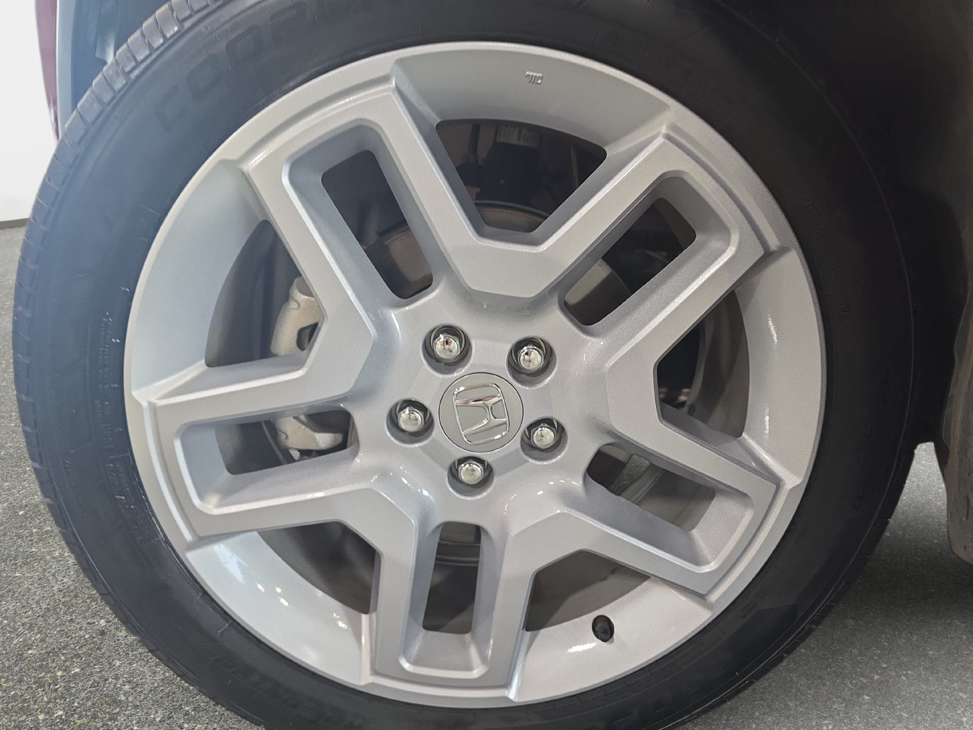 Used 2024 Honda Passport EX-L image 32