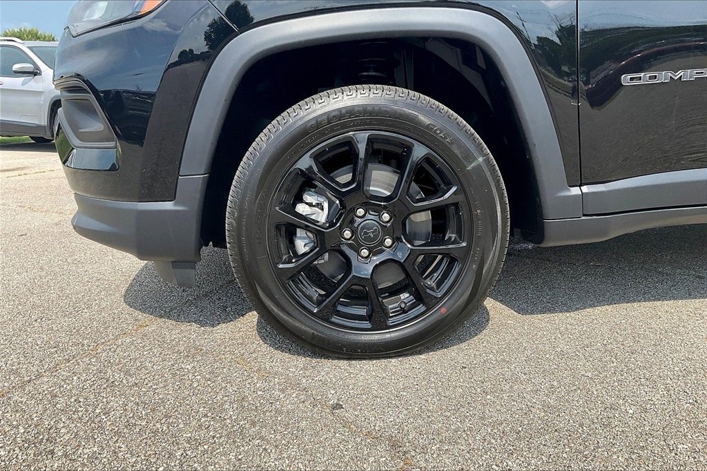 New 2025 Jeep Compass Latitude w/ Convenience Group image 12