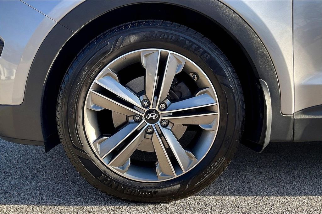 Used 2016 Hyundai Santa Fe Limited w/ Option Group 04 image 9
