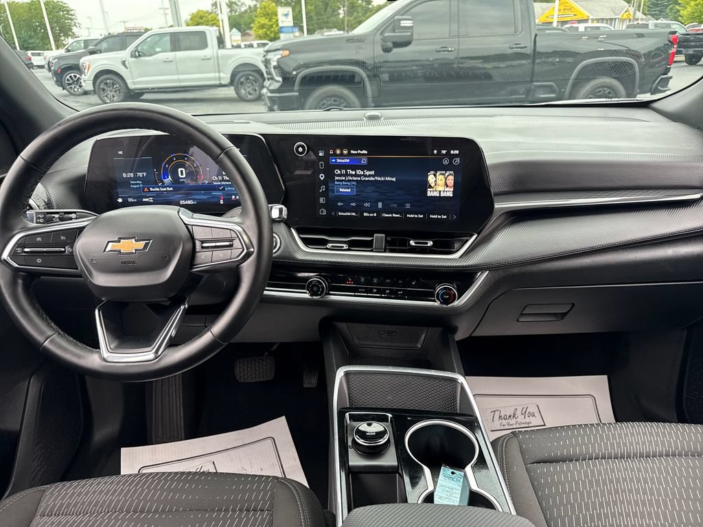 Used 2026 Chevrolet Equinox LT AWD/4WD image 16
