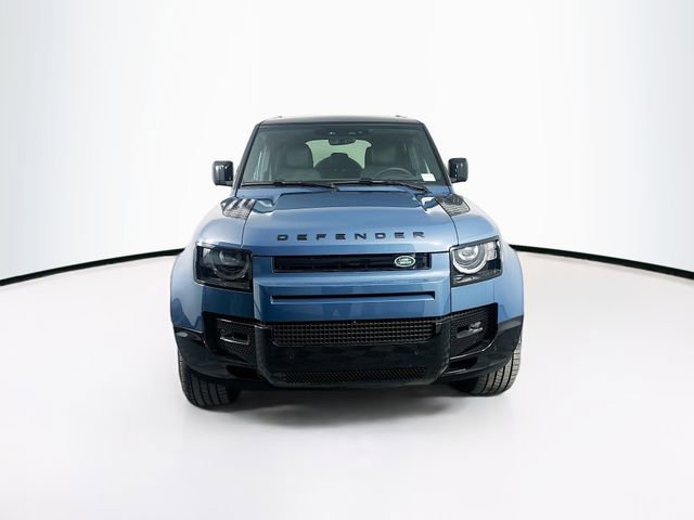 Used 2025 Land Rover Defender 110 X-Dynamic SE image 2