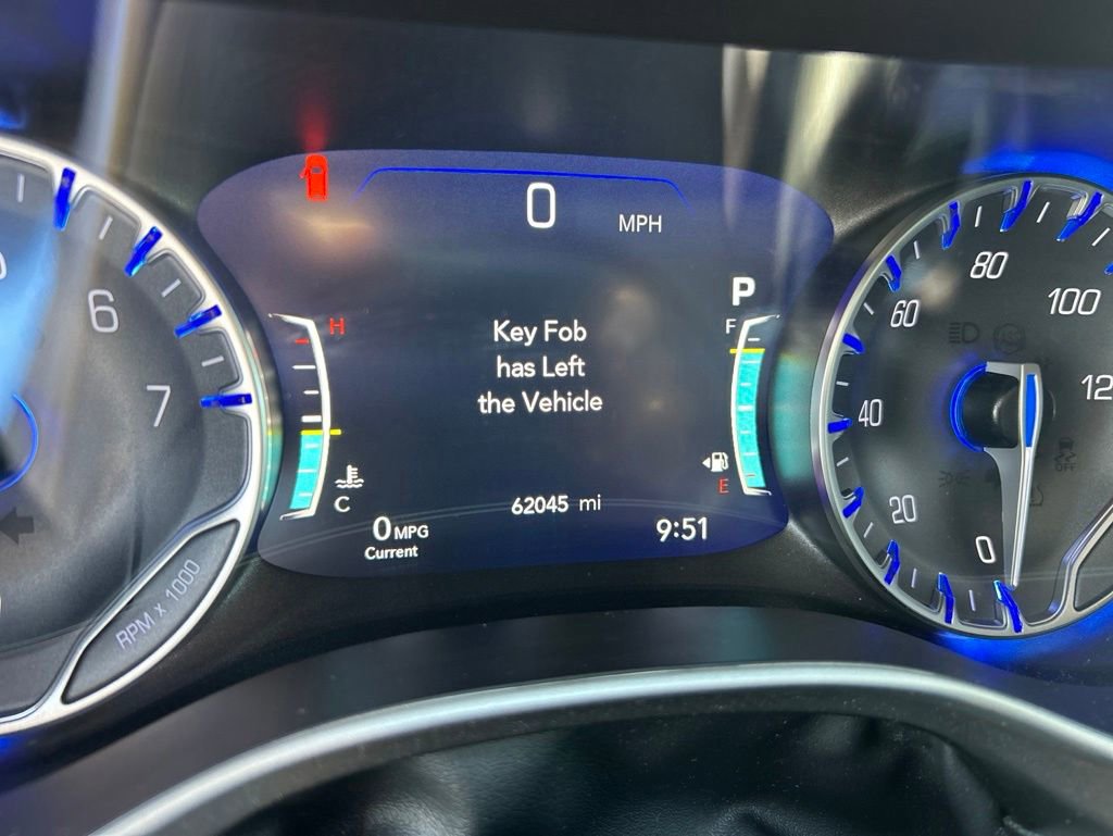 Used 2024 Chrysler Pacifica Touring-L FWD image 38