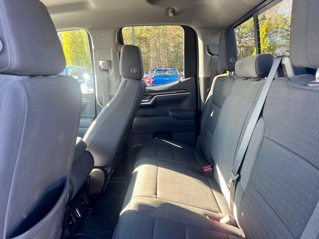 Used 2025 Chevrolet Silverado 1500 LT w/ Protection Package AWD/4WD image 21