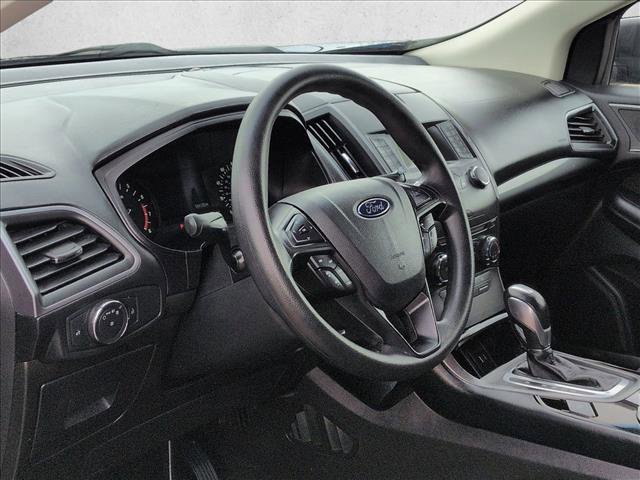 Used 2017 Ford Edge SE image 10