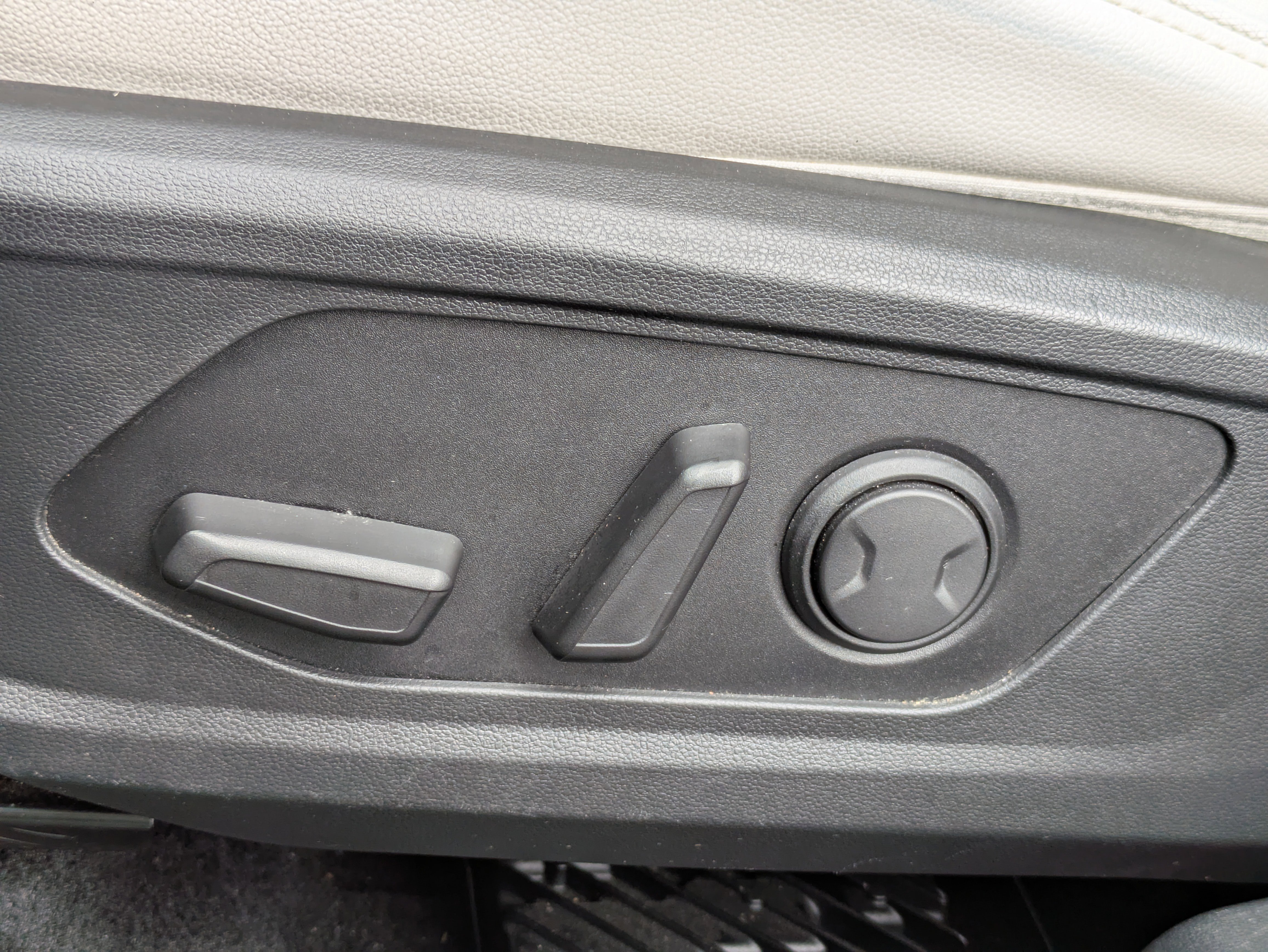 Used 2022 Hyundai Tucson Limited w/ Cargo Package image 21