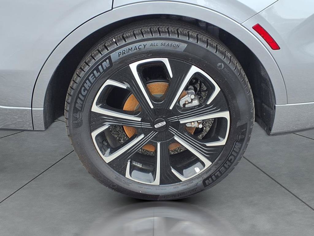 New 2025 Lincoln Nautilus Reserve AWD/4WD image 12