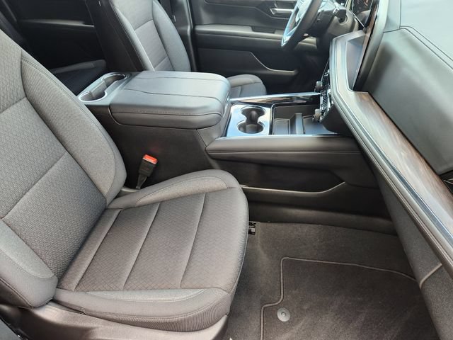 Used 2025 Chevrolet Suburban LS RWD image 19