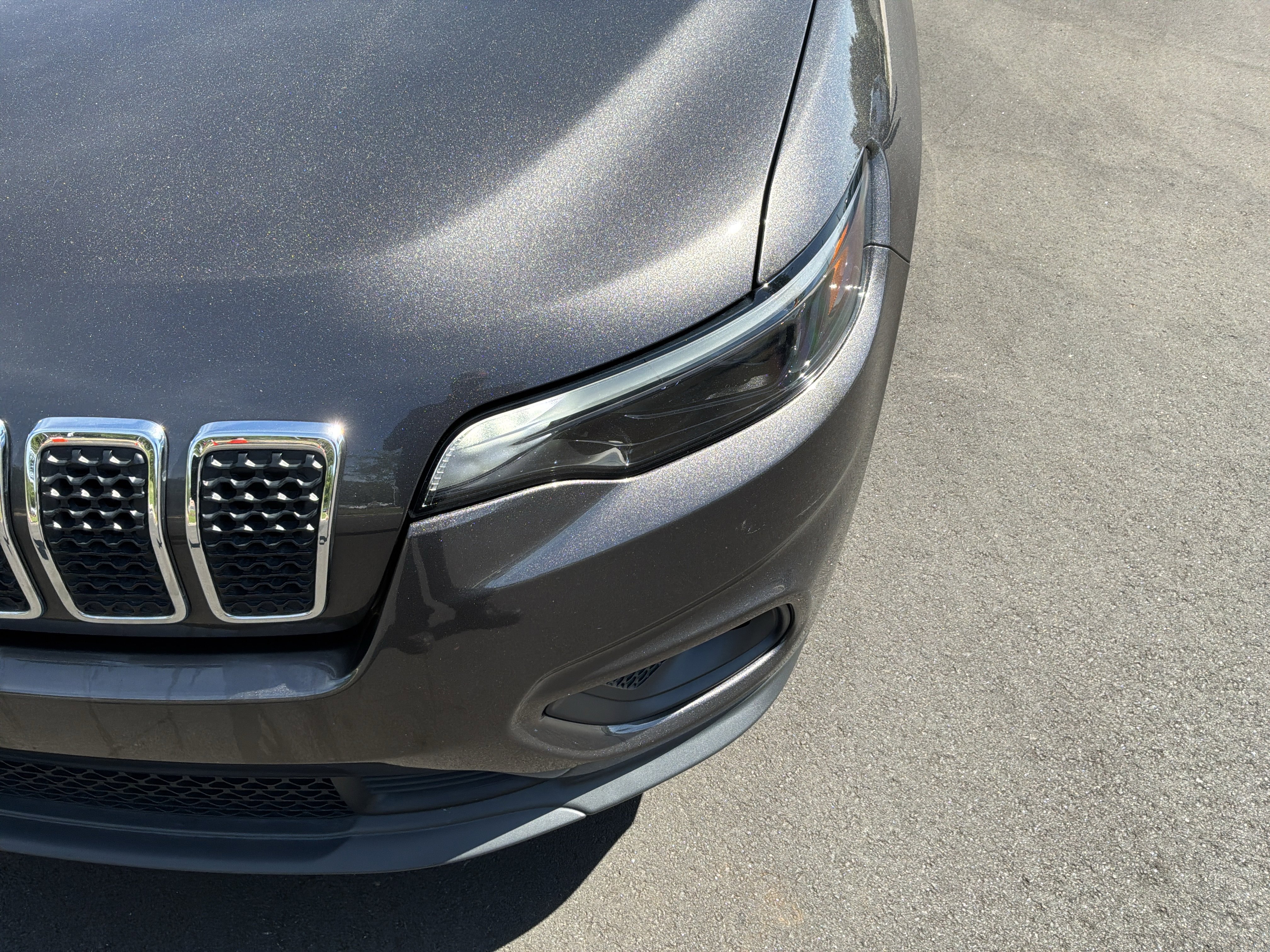 Used 2019 Jeep Cherokee Latitude Plus FWD image 6