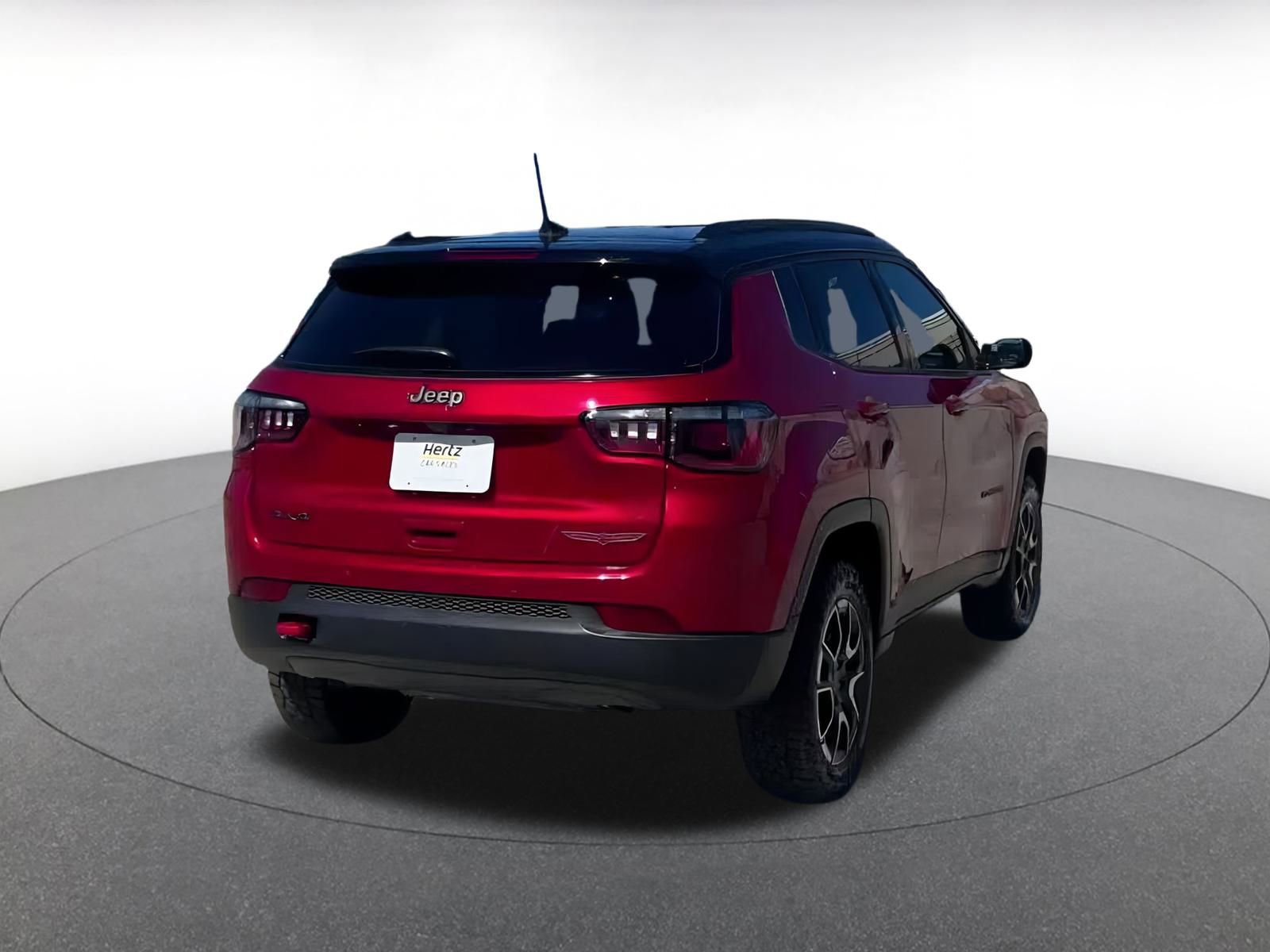 Used 2025 Jeep Compass Trailhawk image 15