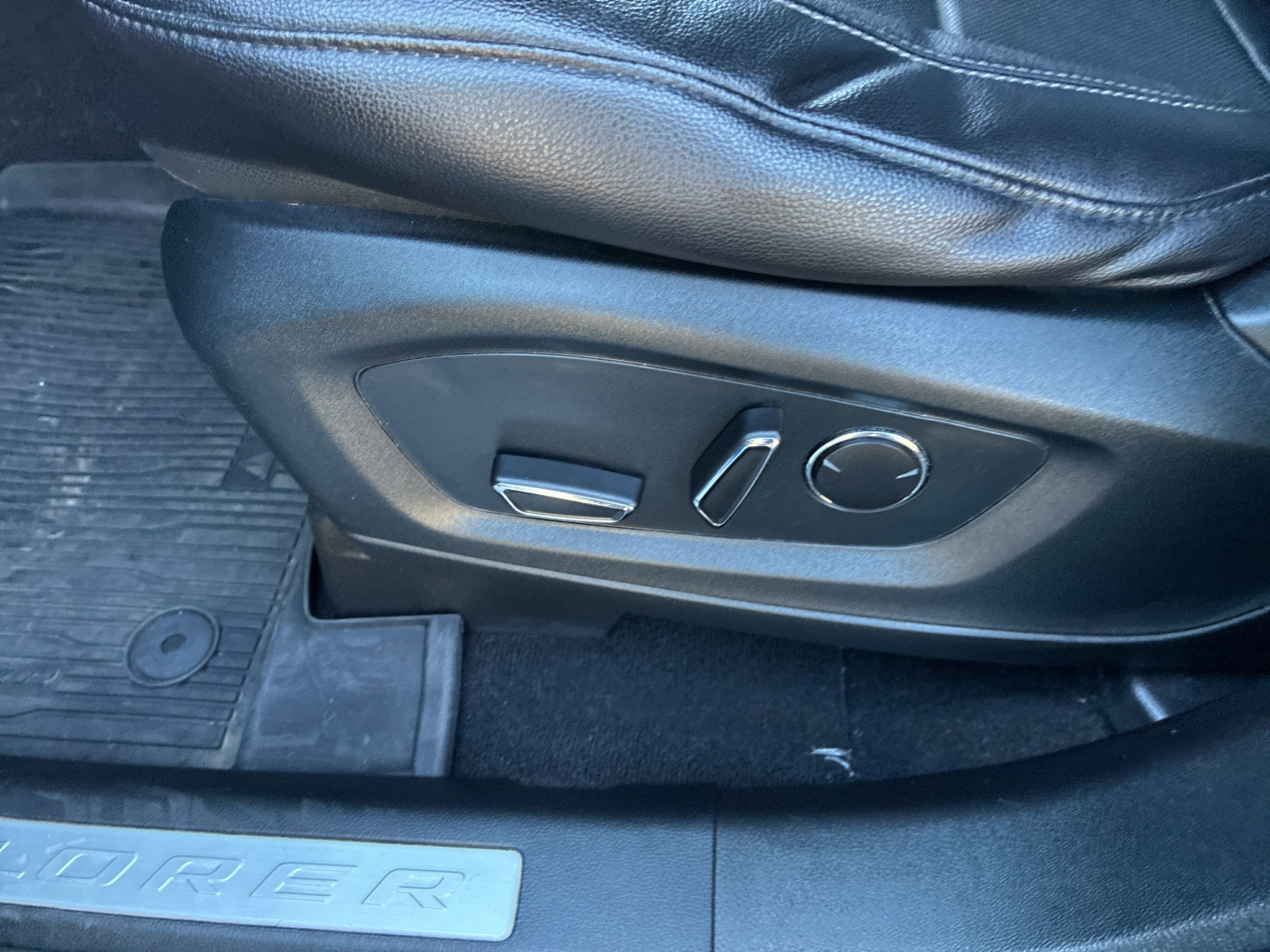 Used 2020 Ford Explorer Limited AWD/4WD image 22