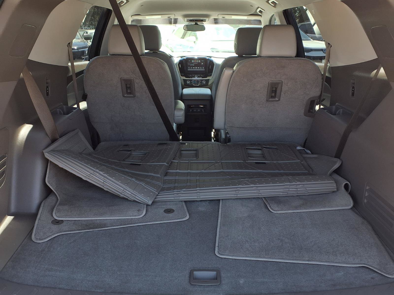Used 2019 Chevrolet Traverse LT FWD image 7