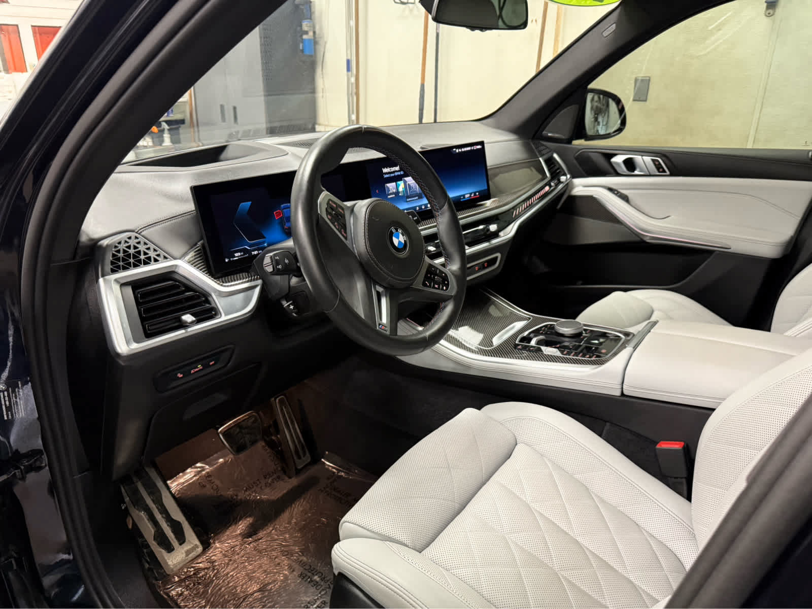 Used 2025 BMW X5 M60i w/ Climate Comfort Package AWD/4WD image 9