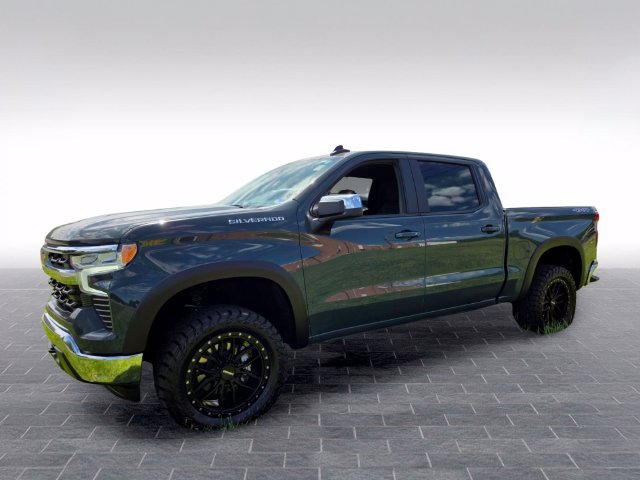 Used 2025 Chevrolet Silverado 1500 LT AWD/4WD image 3