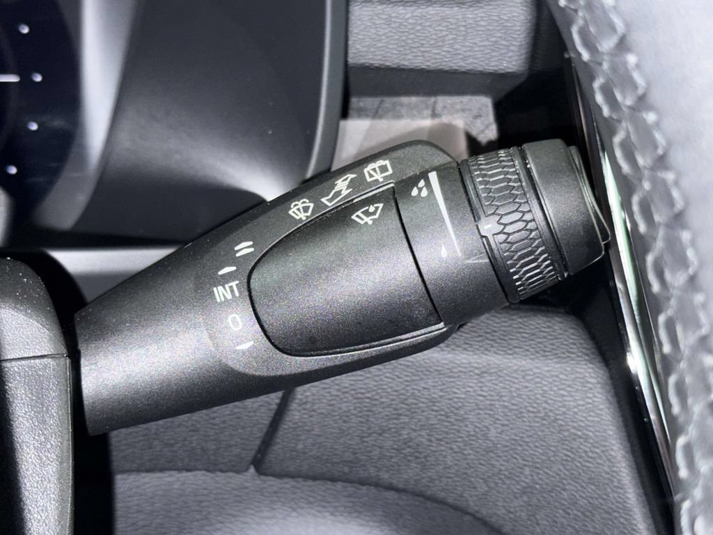 Used 2023 Volvo XC40 Recharge Ultimate w/ Protection Package Premier AWD/4WD image 28