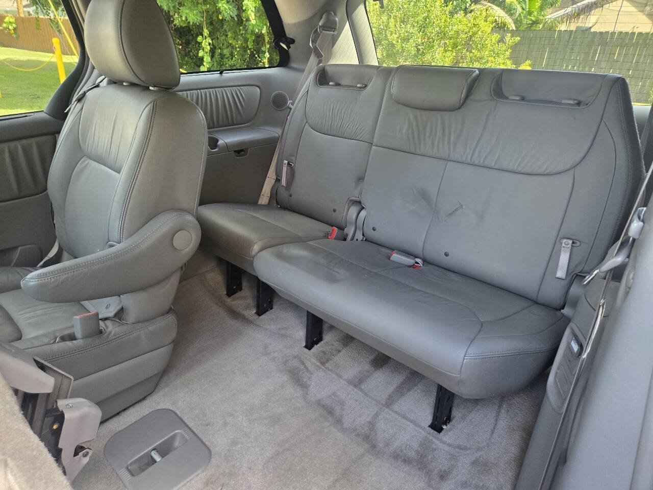 Used 2010 Toyota Sienna XLE Limited FWD image 14