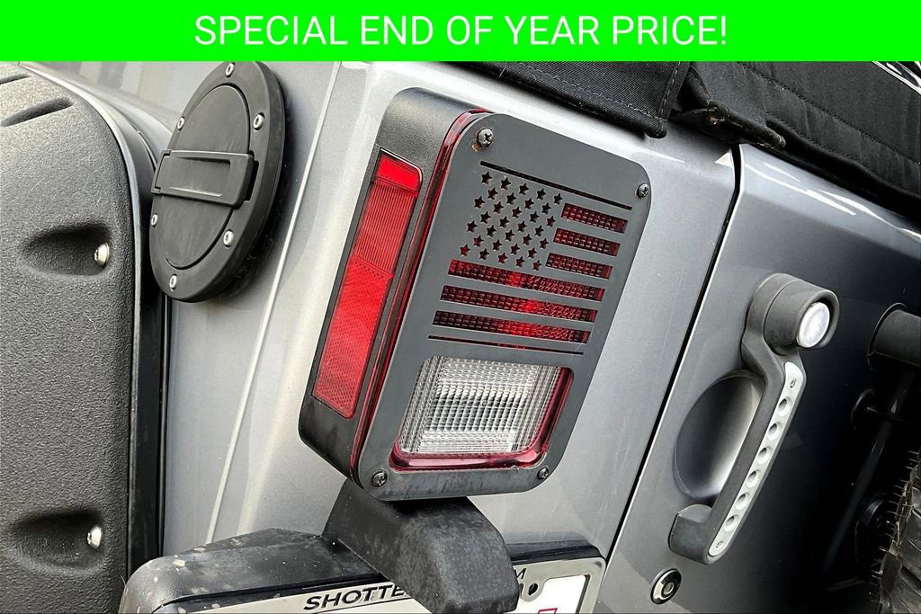 Used 2016 Jeep Wrangler Unlimited Rubicon w/ Connectivity Group image 21