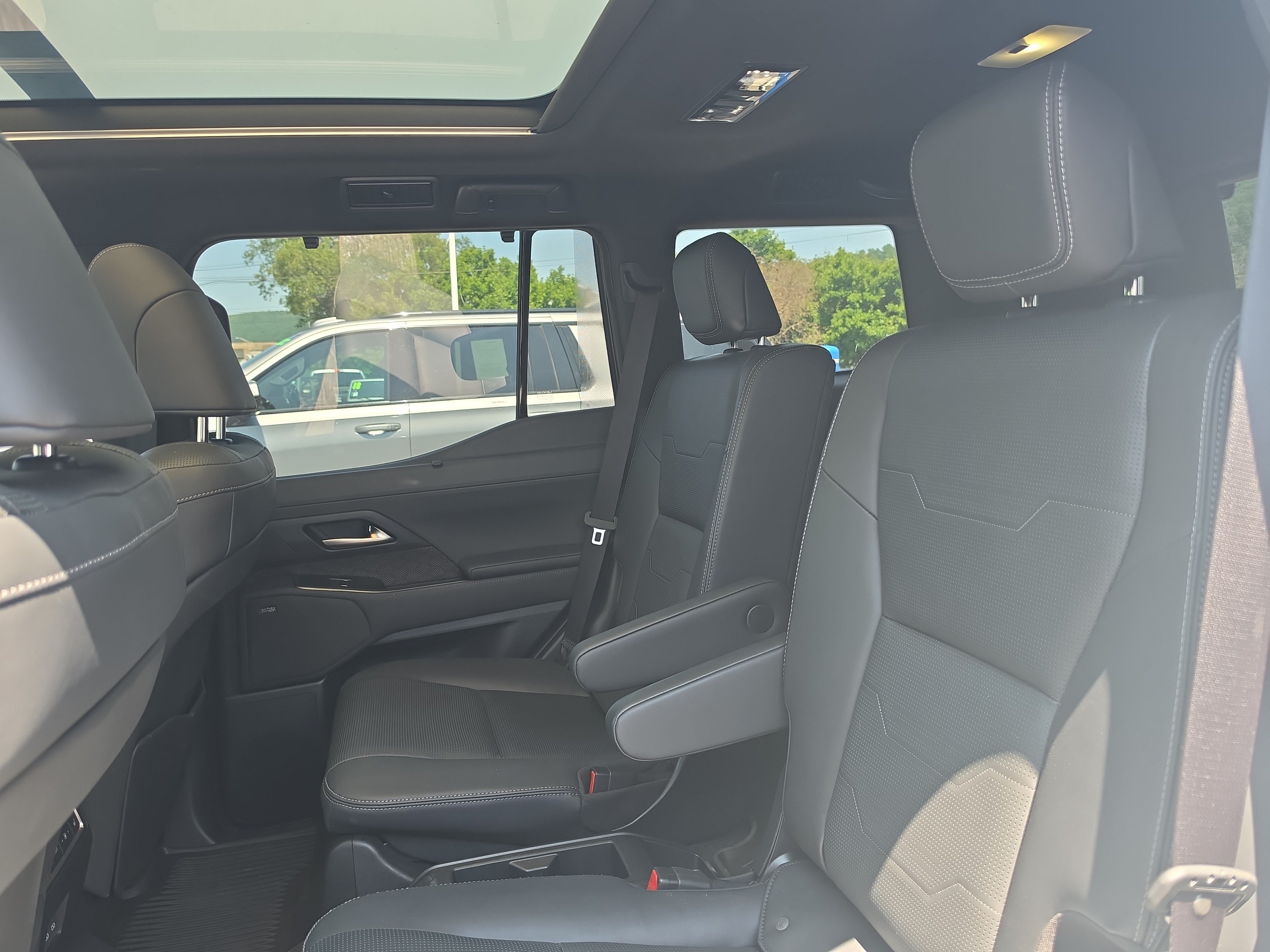 Used 2024 Lexus GX 550 AWD/4WD image 14