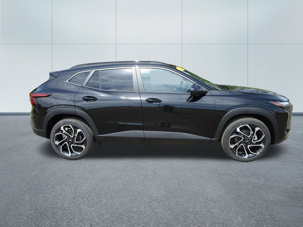 New 2026 Chevrolet Trax RS w/ Sunroof Package image 6