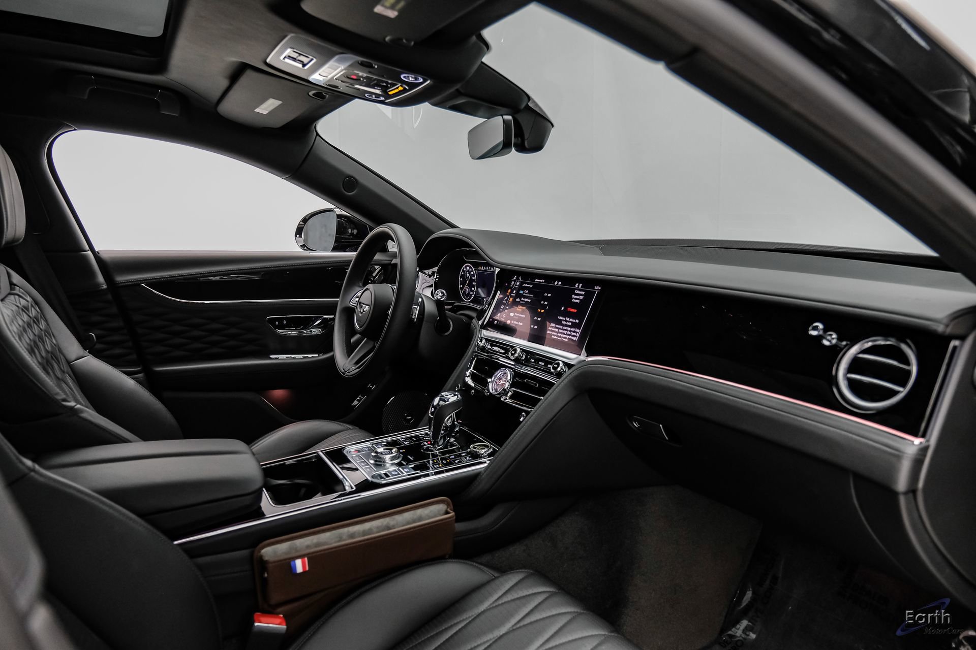 Used 2022 Bentley Flying Spur V8 AWD/4WD image 46