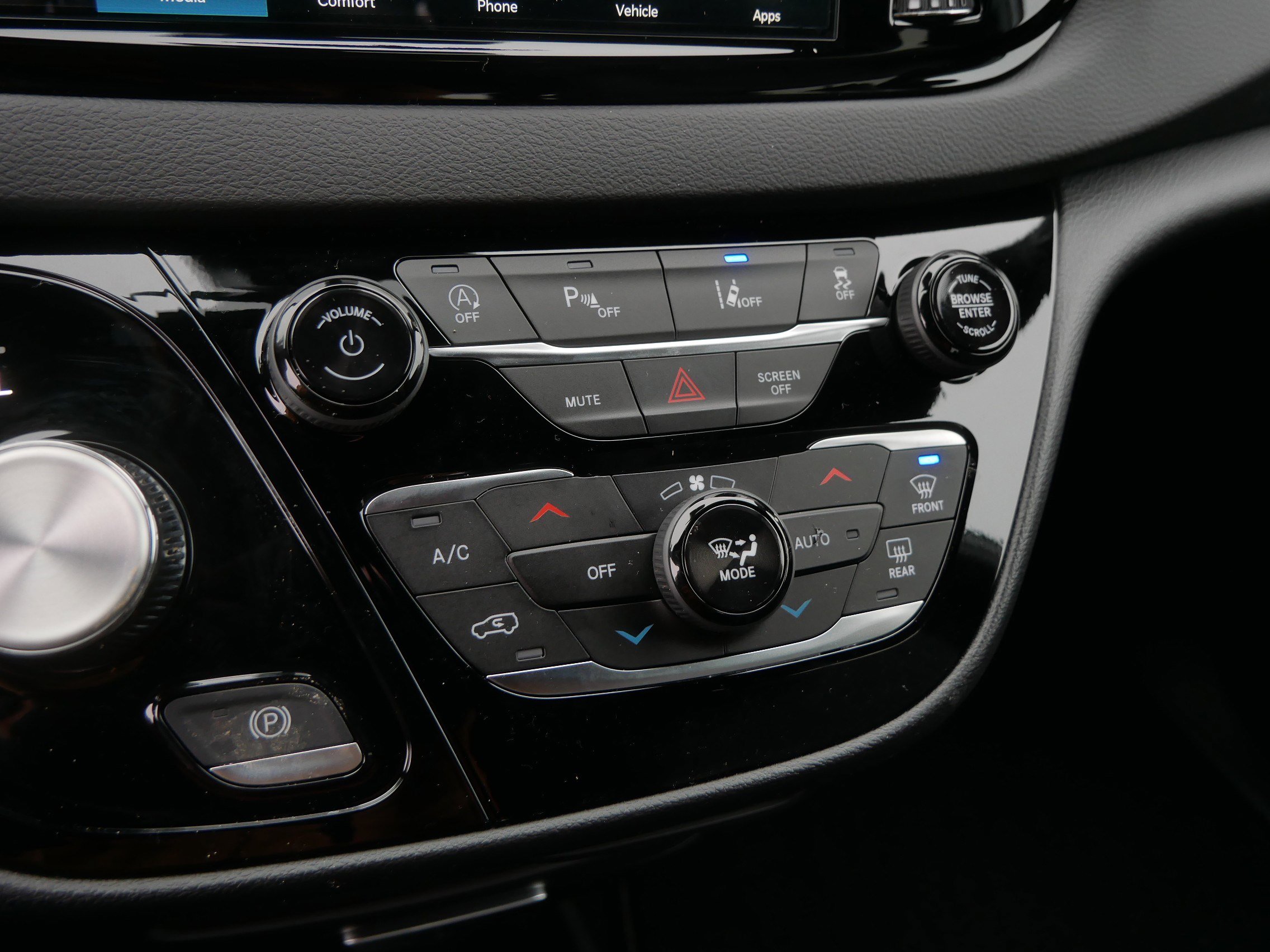 New 2026 Chrysler Voyager LX image 11