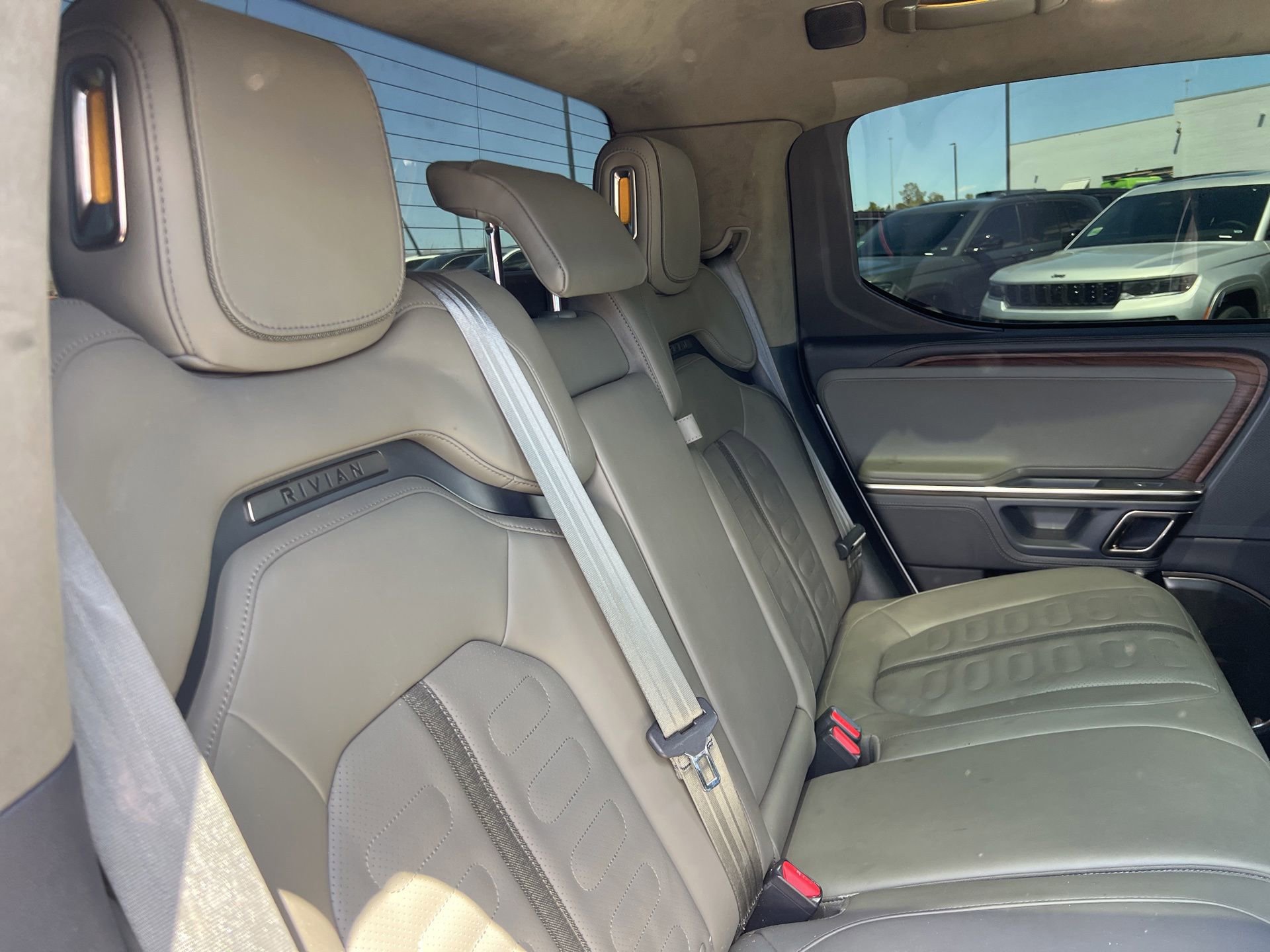 Used 2023 Rivian R1T Adventure AWD/4WD image 16