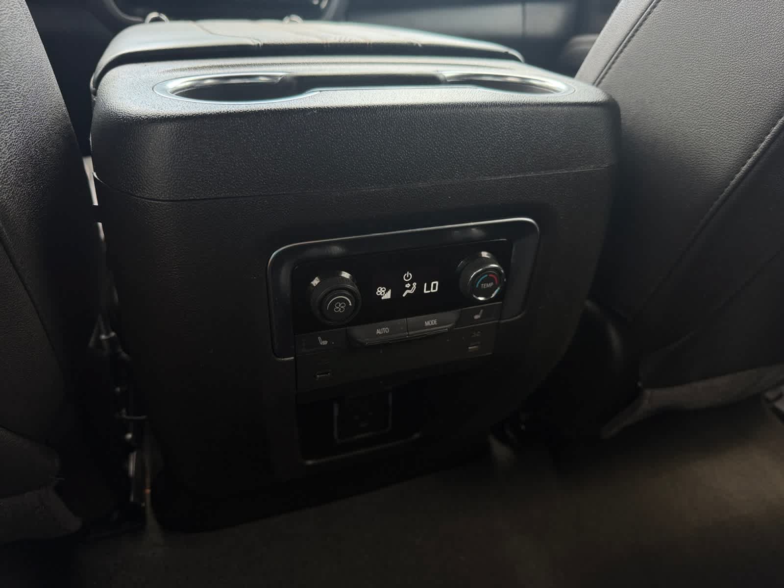 Used 2025 Chevrolet Tahoe High Country AWD/4WD image 22