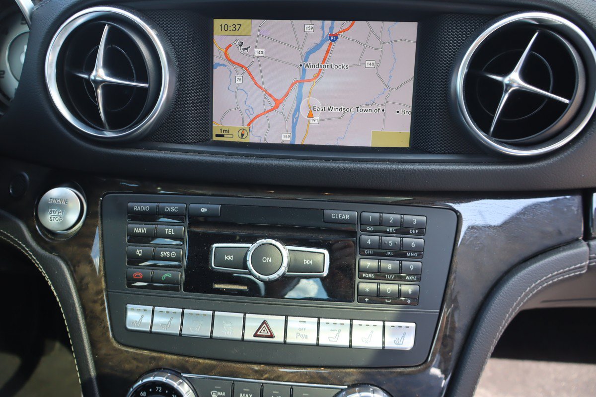 Used 2013 Mercedes-Benz SL 550 image 16