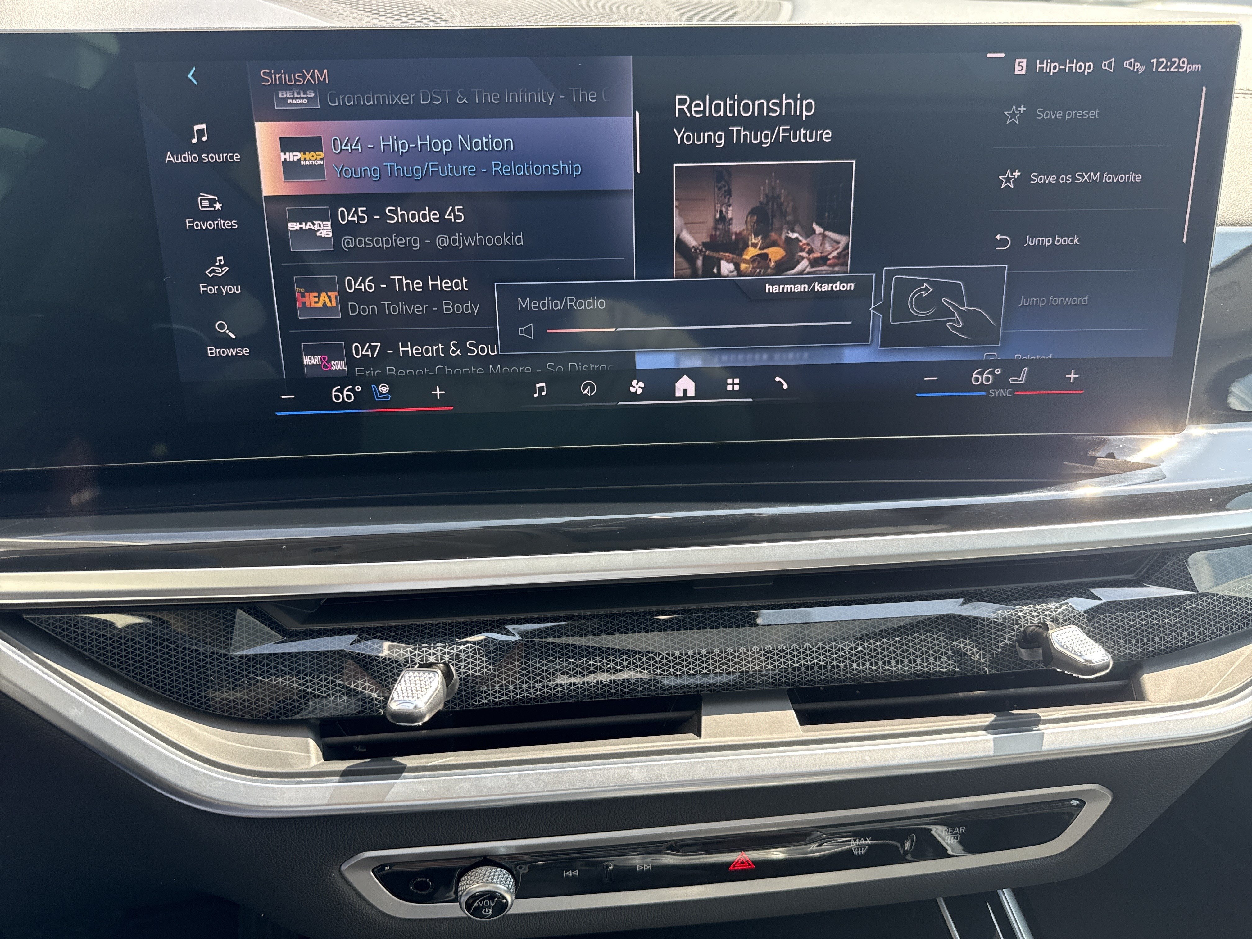 Used 2024 BMW X7 xDrive40i w/ Premium Package AWD/4WD image 25