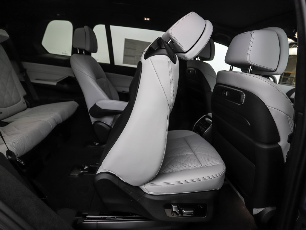New 2027 BMW X7 xDrive40i w/ Executive Package AWD/4WD image 34