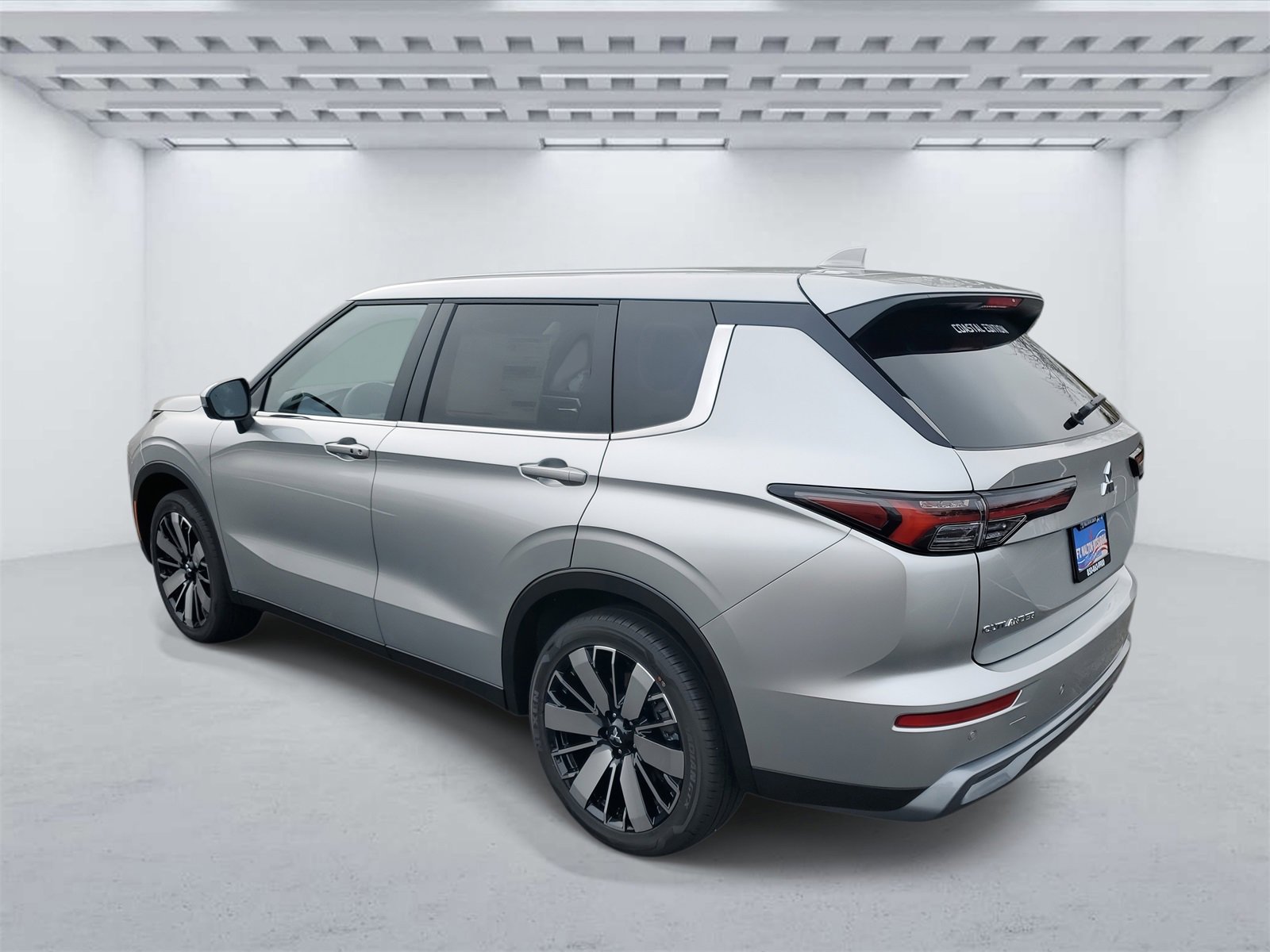 New 2026 Mitsubishi Outlander SE image 3