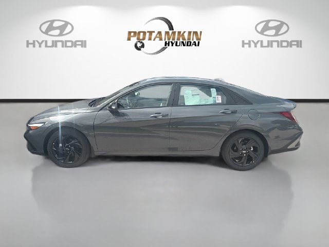 New 2026 Hyundai Elantra SEL Sport FWD image 8