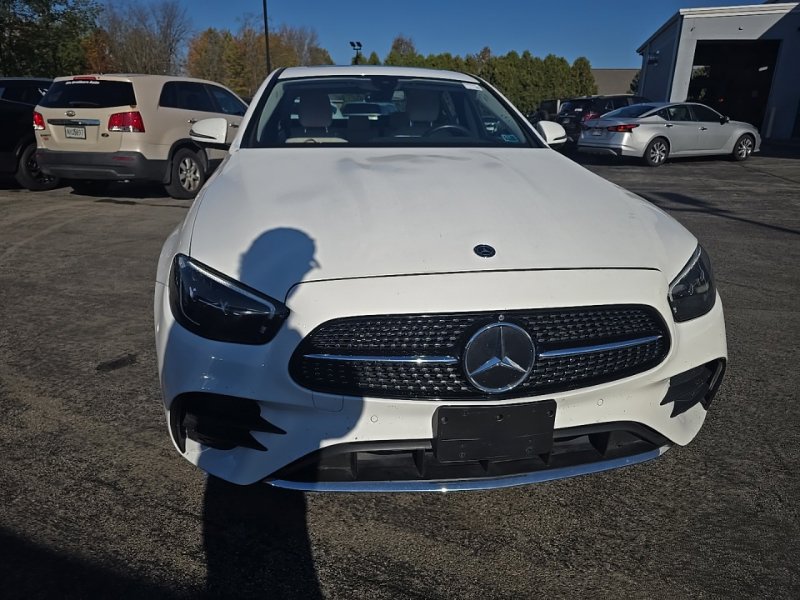 Used 2021 Mercedes-Benz E 350 4MATIC Sedan image 2