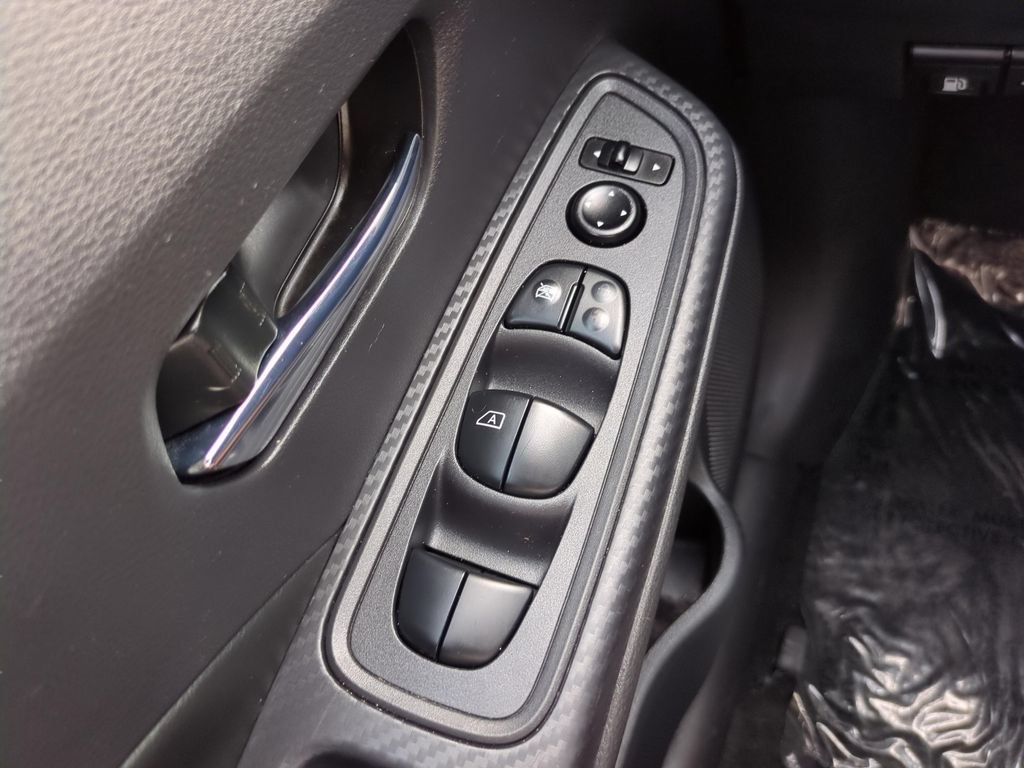 Certified 2020 Nissan Versa SV FWD image 16