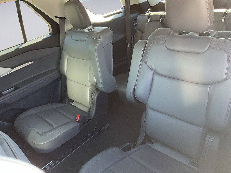 Used 2025 Ford Explorer ST image 40