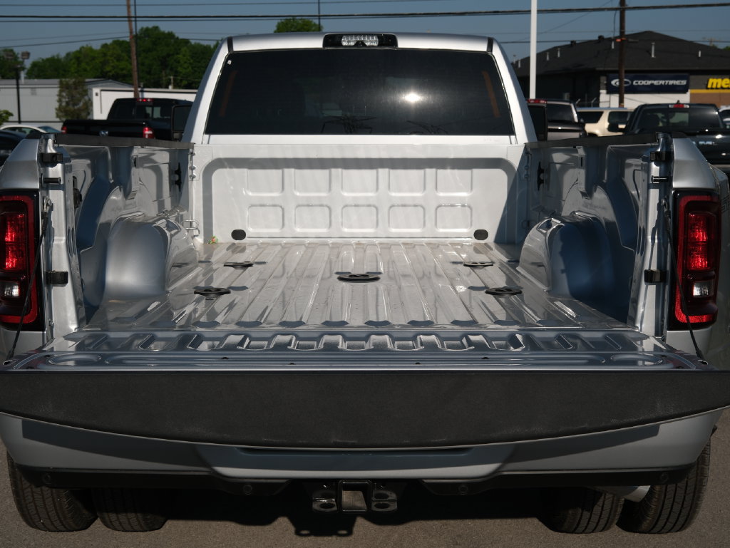 New 2026 RAM 3500 Big Horn AWD/4WD image 33