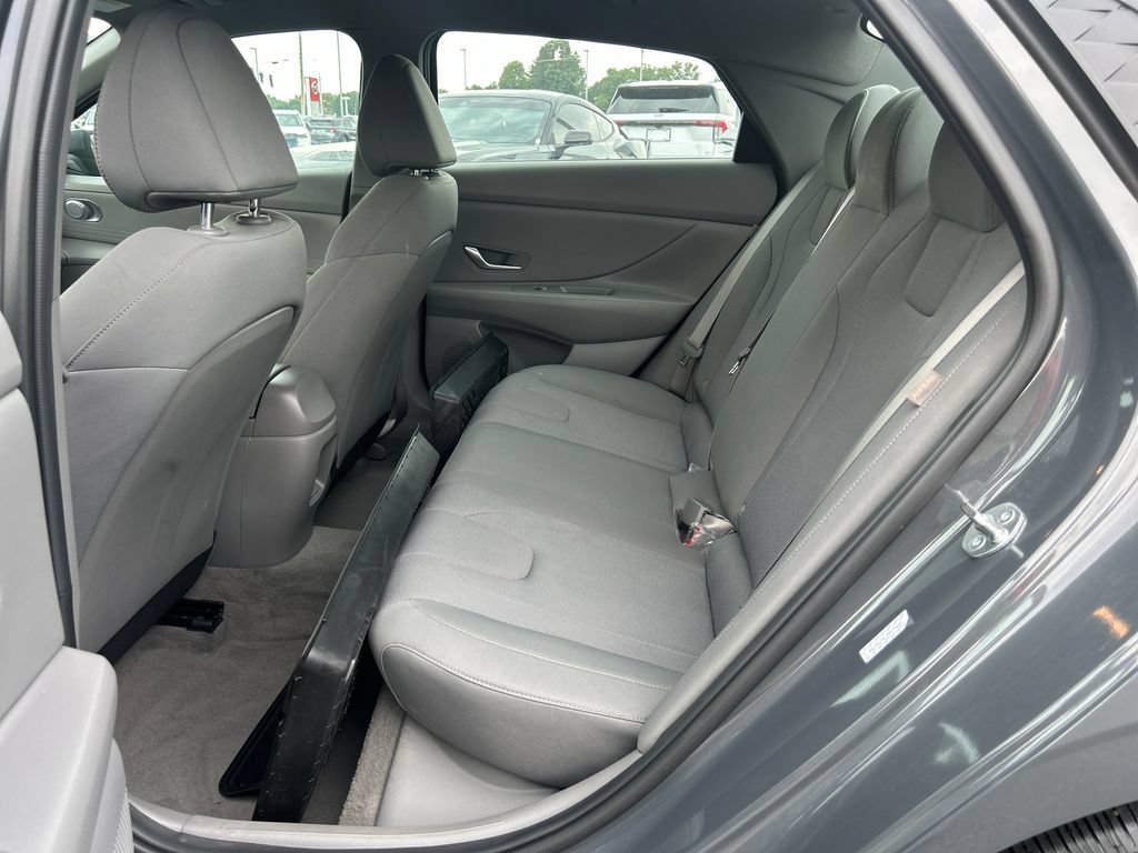 Used 2024 Hyundai Elantra SE FWD image 12
