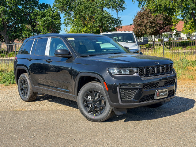 New 2026 Jeep Grand Cherokee Altitude AWD/4WD image 2