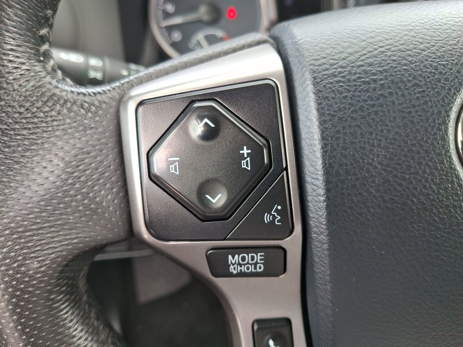 Used 2020 Toyota Tacoma SR5 image 15