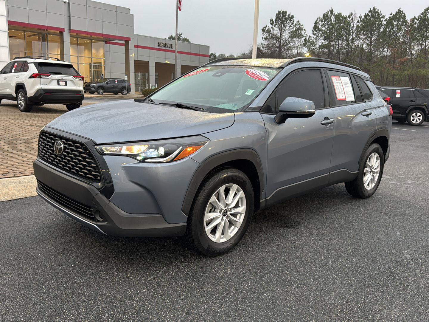 Certified 2022 Toyota Corolla Cross LE image 2