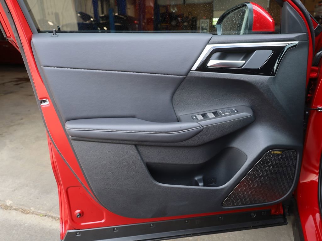 New 2025 Mitsubishi Outlander SE image 35