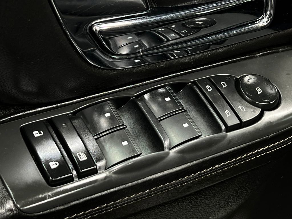 Used 2013 Cadillac Escalade ESV Platinum image 16