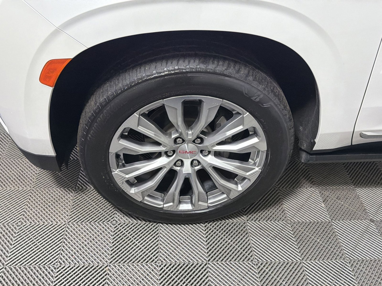 Used 2022 GMC Yukon XL Denali image 12